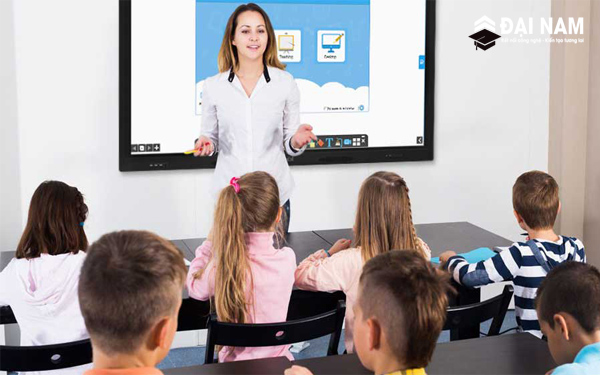 Hướng dẫn cách chọn màn hình tương tác phù hợp cho trường học