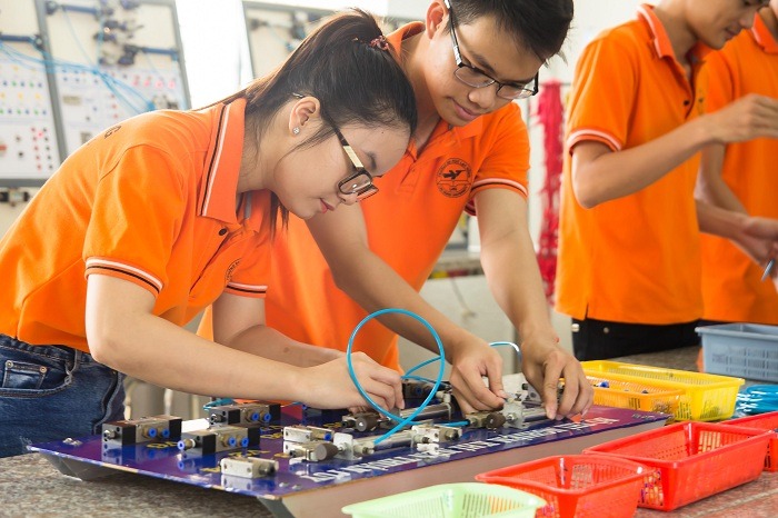 Phòng đào tạo khí nén thủy lực đại học Lạc Hồng