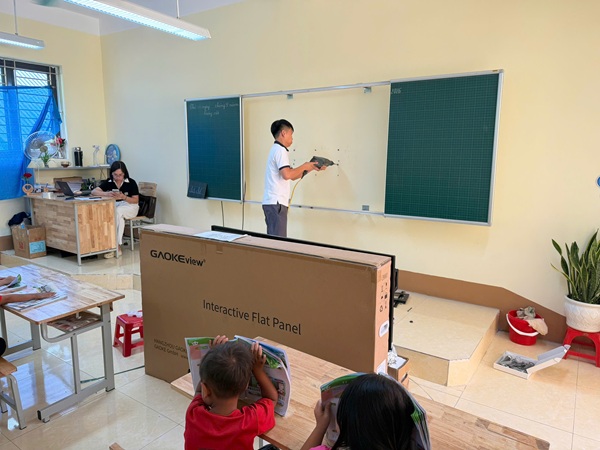 Lắp đặt bộ bảng trượt và màn hình tương tác GAOKEview